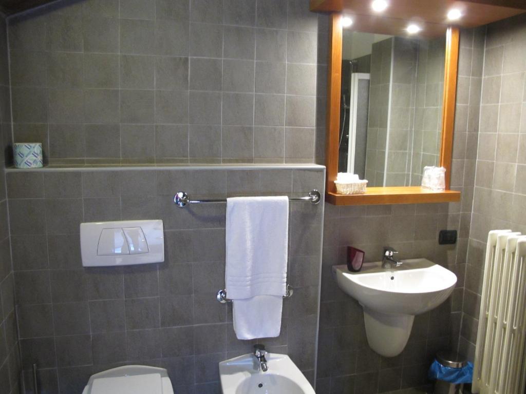 Bed and Breakfast Casa Alpina Don Guanella Macugnaga Habitación foto