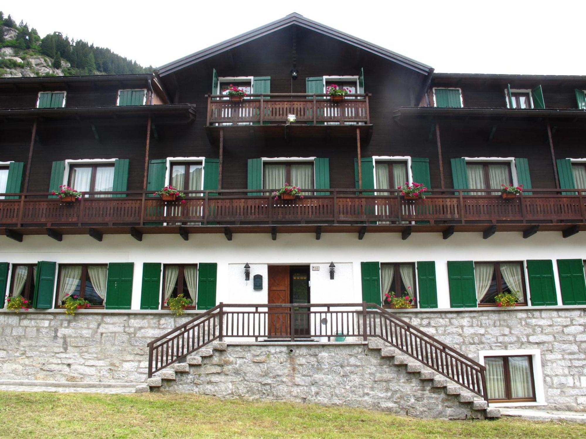 Bed and Breakfast Casa Alpina Don Guanella Macugnaga Exterior foto