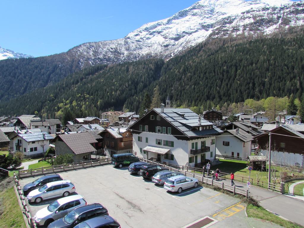 Bed and Breakfast Casa Alpina Don Guanella Macugnaga Exterior foto