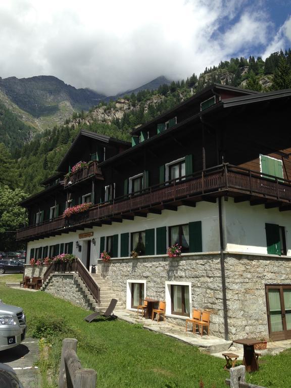 Bed and Breakfast Casa Alpina Don Guanella Macugnaga Exterior foto